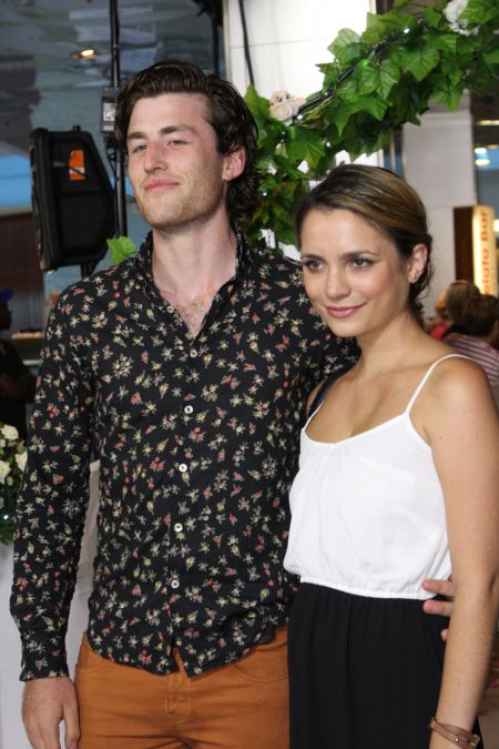 James Frecheville Lives a Single Life.